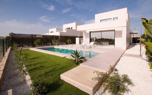 Villas with Private Pool and Parking in Los Montesinos