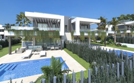 Detached Villas with Pools in Torrevieja Costa Blanca